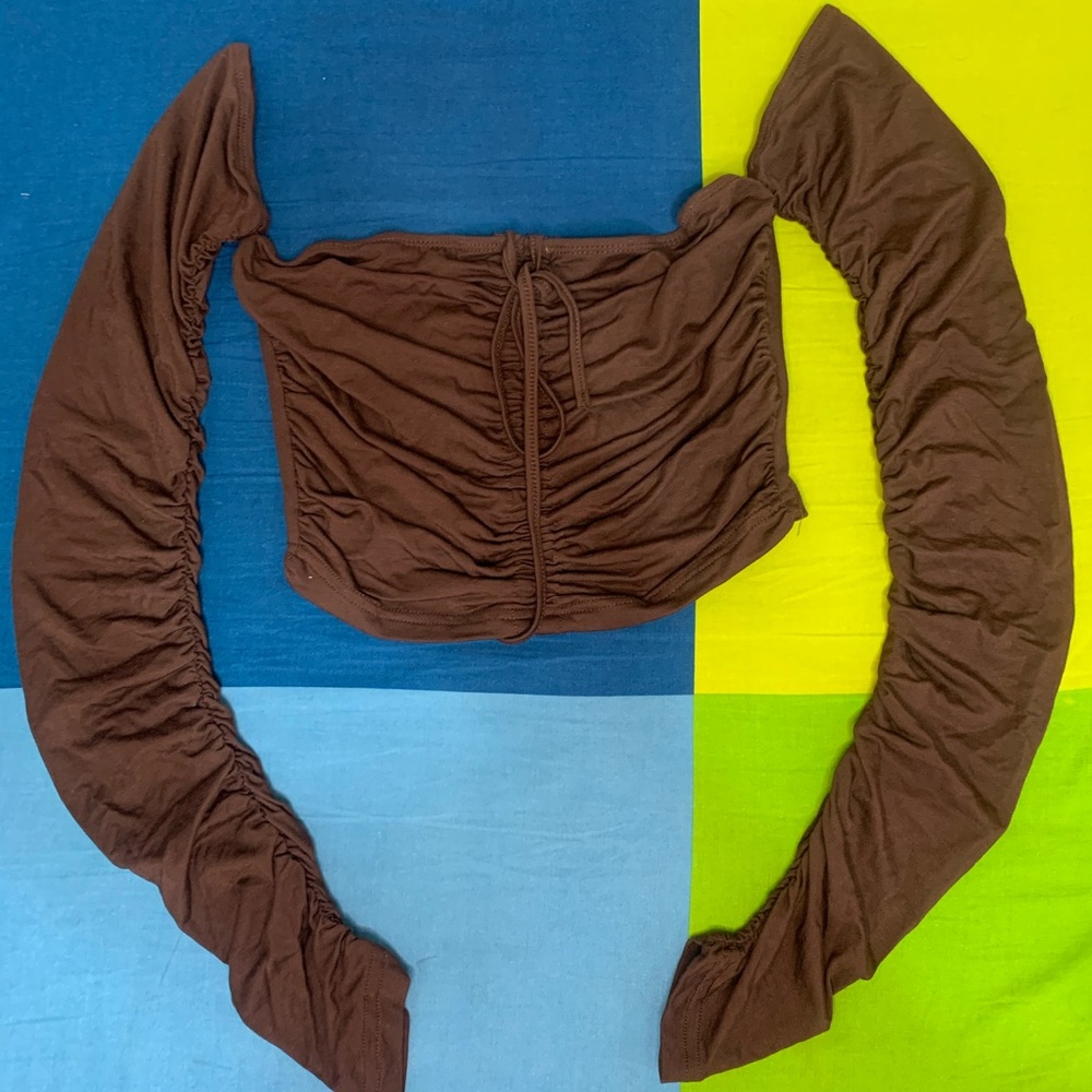 Drawstring off the shoulder crop top